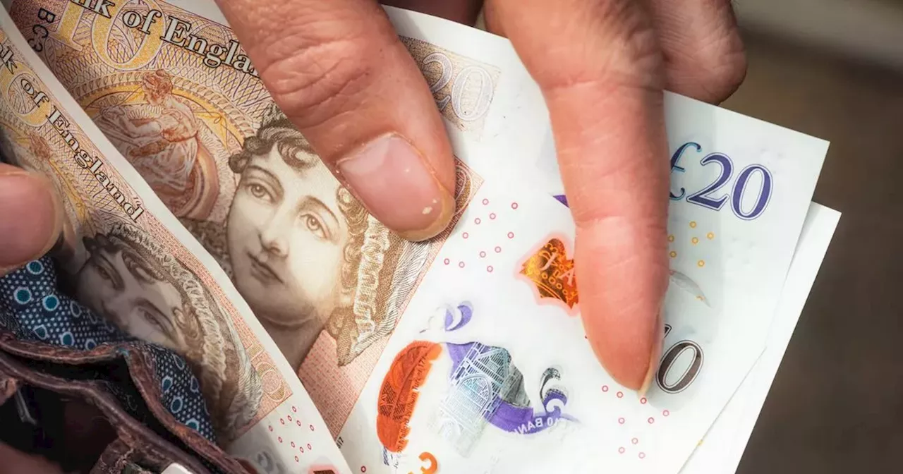 Households told save £30 now to make £270 for Christmas