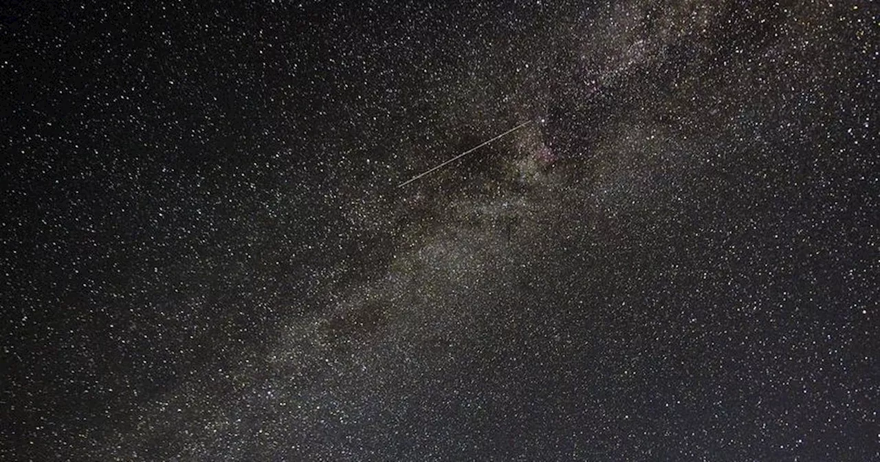 Orionid meteor shower - way to see Halley's comet shooting stars