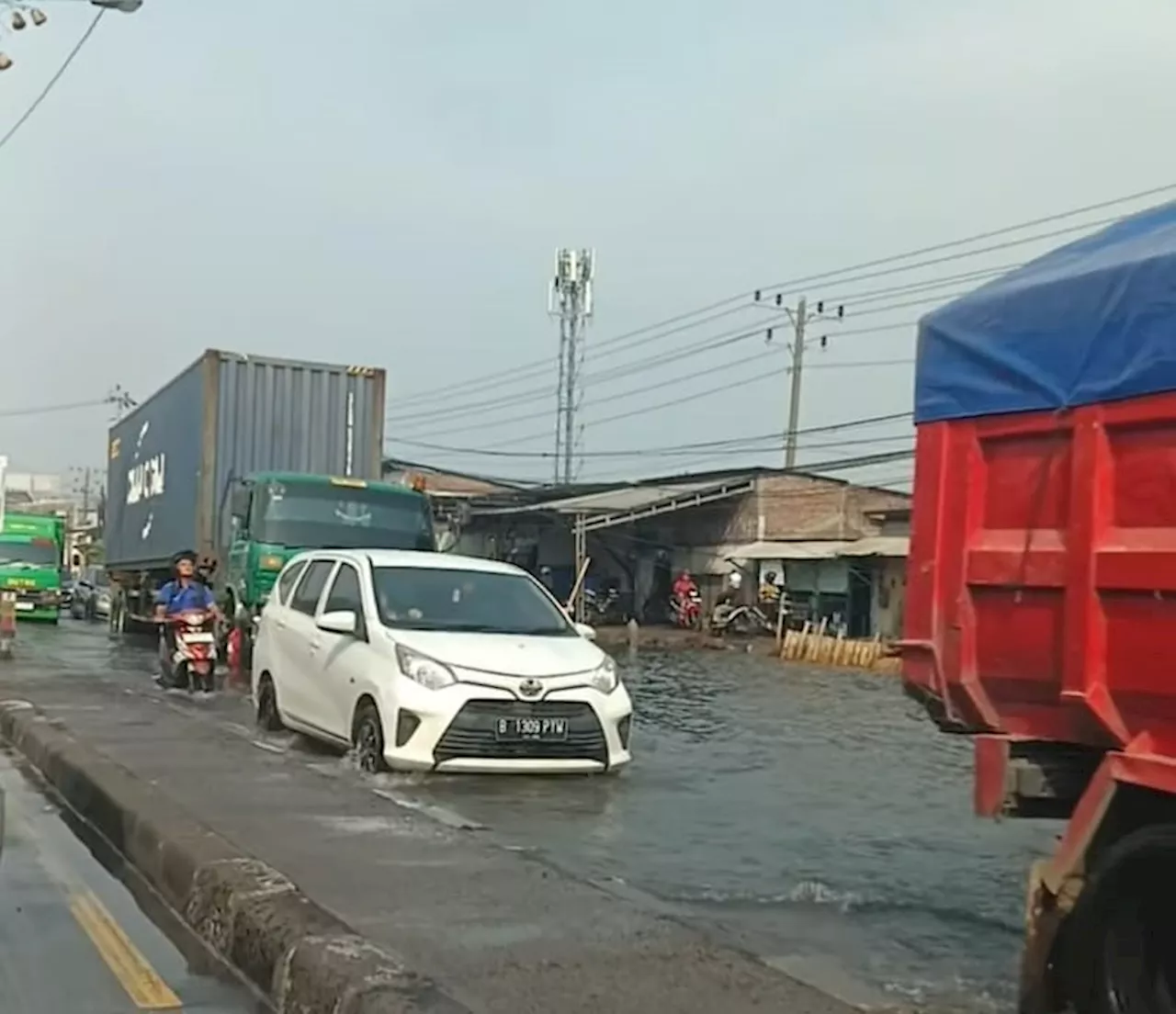 Info BMKG Rob dan Gelombang Tinggi Masih Menjadi Ancaman di Perairan Jawa Tengah