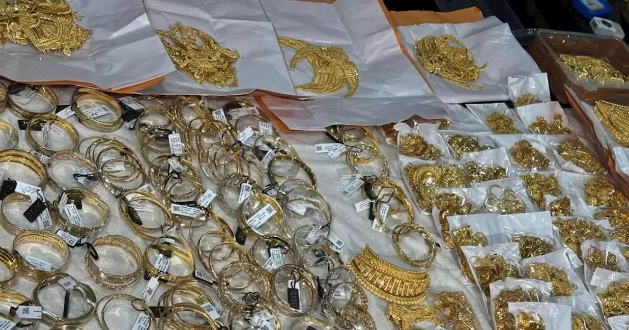 Gold Seized: सोने की अंगूठियां, चेन और हार से भर गई थानेदार की टेबल, 8 करोड़ रुपये का गोल्ड बरामद, मचा हड़कंप