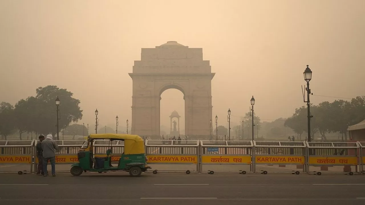 Delhi AQI: खराब हुई दिल्ली की हवा, 300 के पार निकला राजधानी का वायु गुणवत्ता सूचकांक