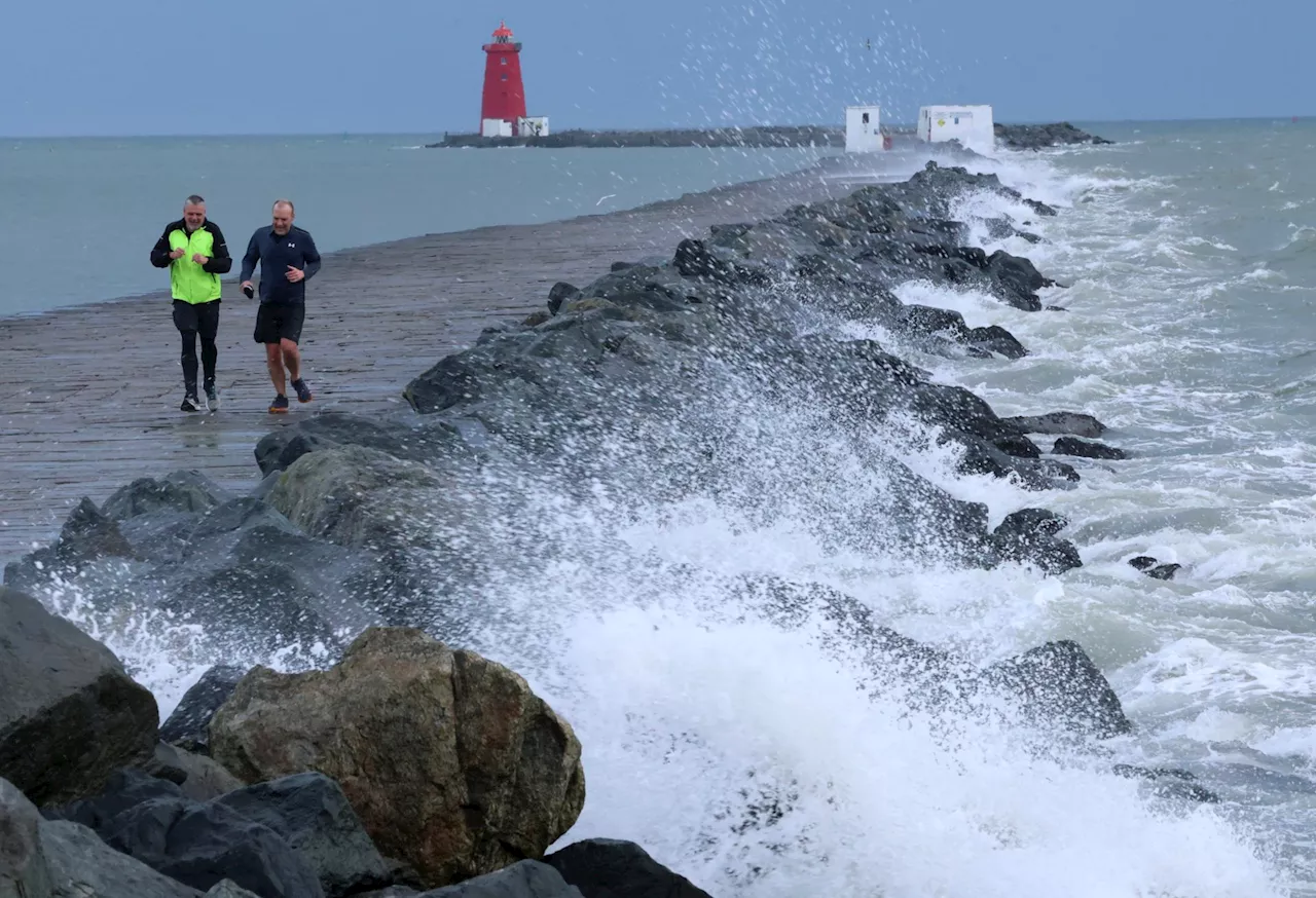 Storm Ashley: Gale force winds and ‘supermoon’ high tides to hit this weekend