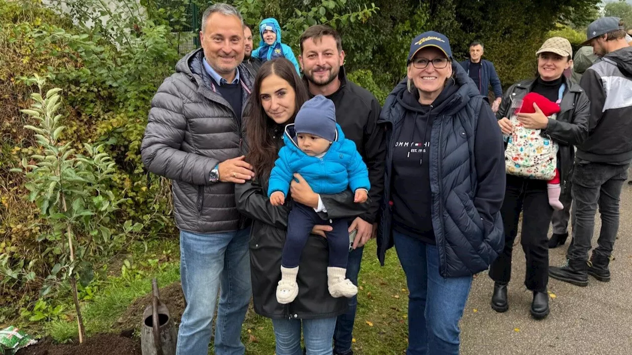 Gablitzer Jungfamilien setzten Kinderbaum