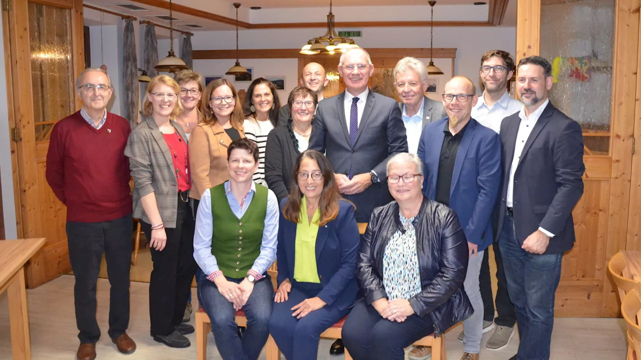 Viel Ehr' bei Karner-Besuch in Hafnerbach