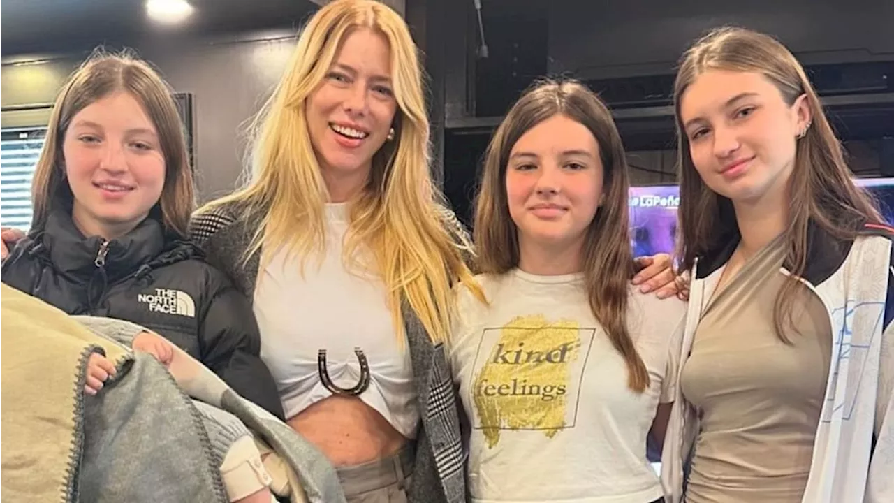 Divertidas, Nicole Neumann y sus hijas simularon un desfile y contaron que todas comparten la ropa