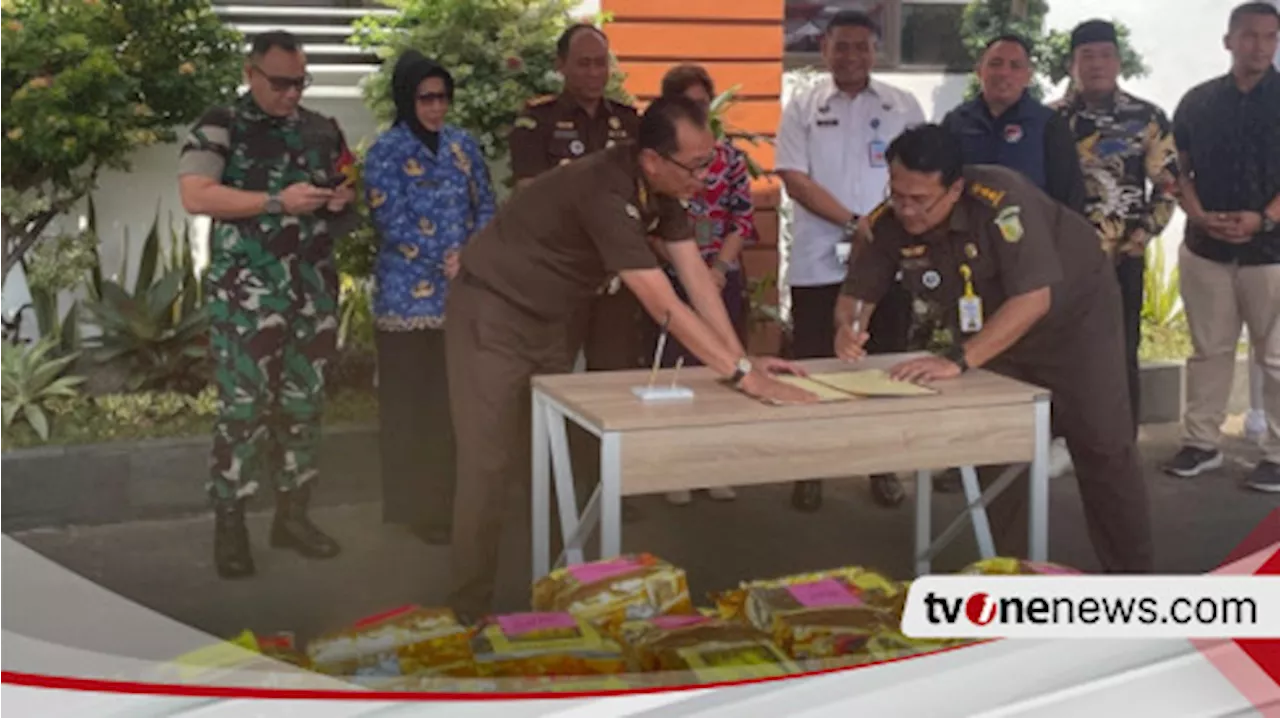 Kejari Sidoarjo Musnahkan 88,8 Kg Sabu dan 2 Ribu Pil Ekstasi Jaringan Internasional