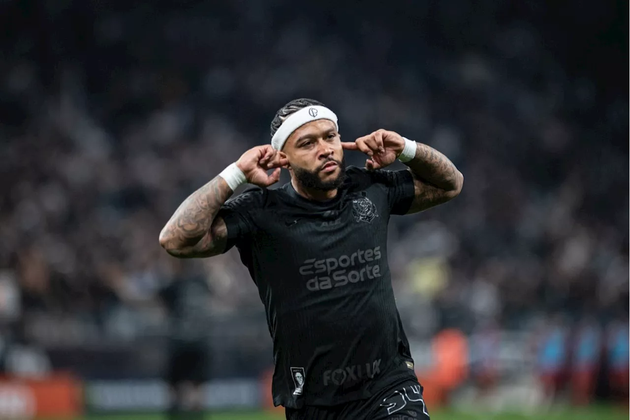 Memphis helpt Corinthians met rake vrije trap van 25 meter aan cruciale zege