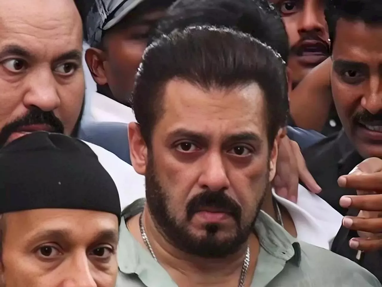 '...बाबा सिद्दीकीपेक्षा वाईट अवस्था होईल', Salman Khan ला बिष्णोई गँगकडून थेट धमकी; 'सेटलमेंट'चा मेसेज व्हायरल