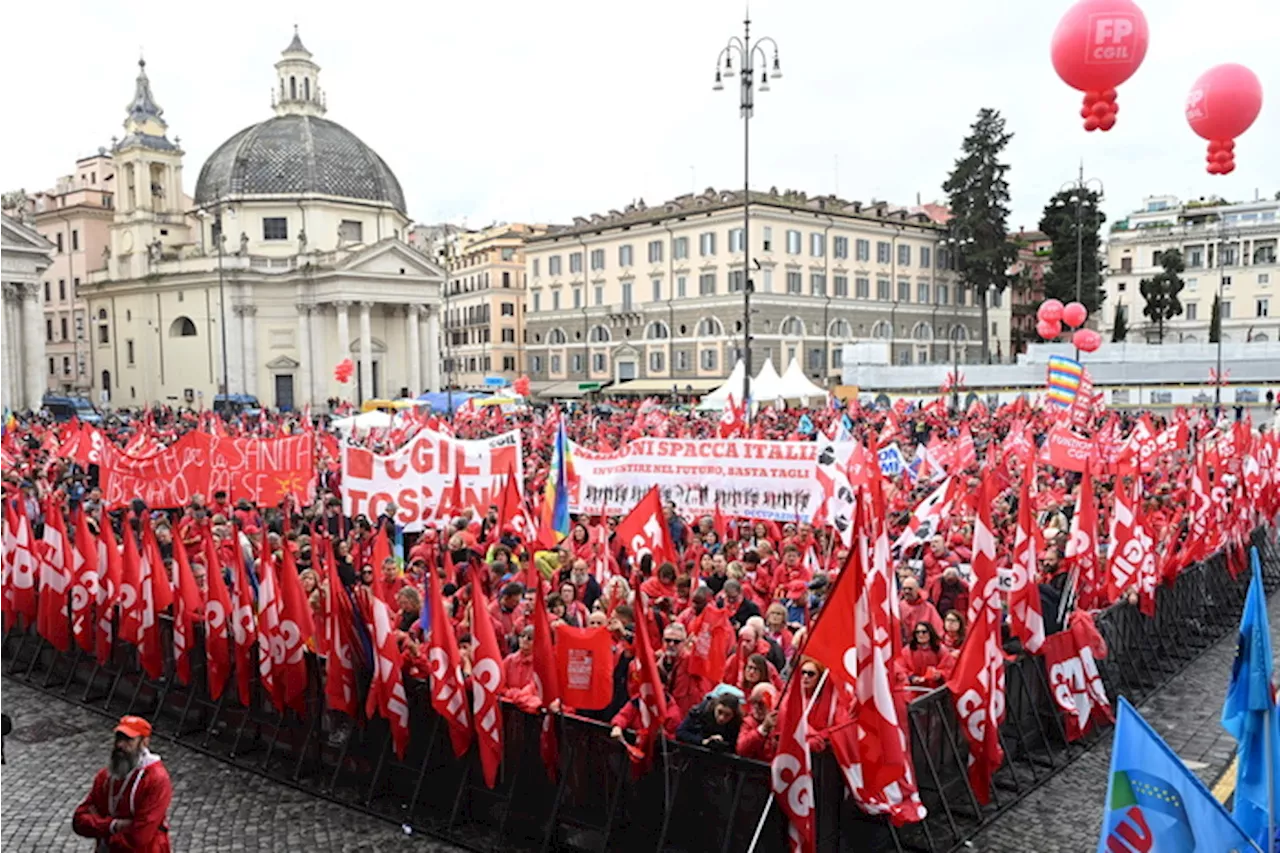 Dipendenti pubblici protestano a Roma per stipendi e sanità