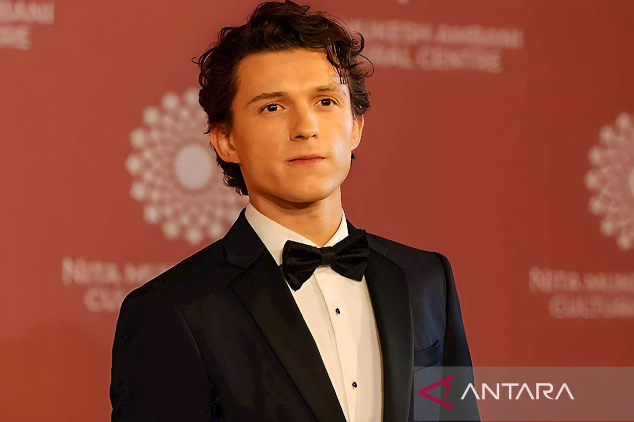 Tom Holland sudah baca draf naskah 'Spider-Man 4' bersama Zendaya