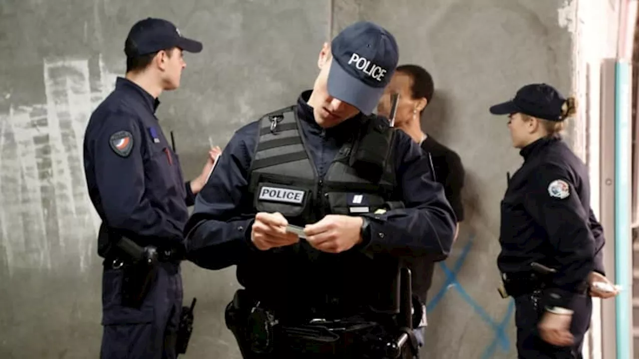 Paris: une opération 'majeure' contre l'insécurité à porte de Montmartre, 4.500 kg de marchandise saisis