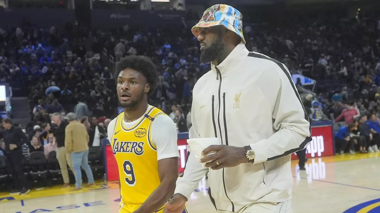 Bronny James, il figlio di LeBron c'è: 17 punti contro Golden State. Ma Los Angeles perde di 58