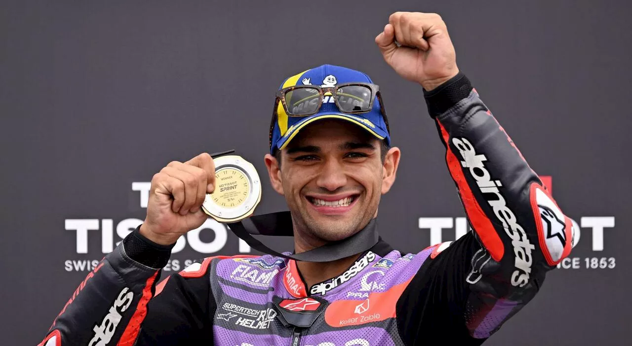 MotoGp, Martin vince la Sprint Race e allunga su Bagnaia. Vinales accusa Bezzecchi dopo l'incidente: «Se non f