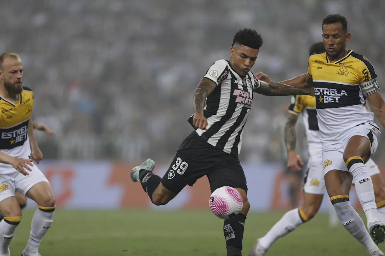 Botafogo marca nos acréscimos, mas sofre gol em seguida e fica no empate com o Criciúma