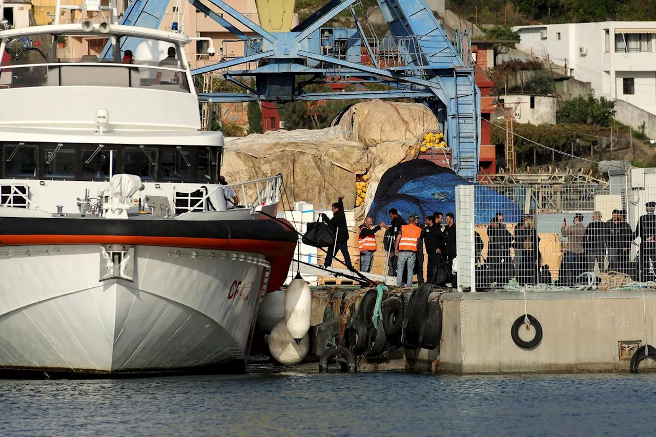 L'Albanie renvoie 12 migrants en Italie, suite à la décision d'un tribunal italien