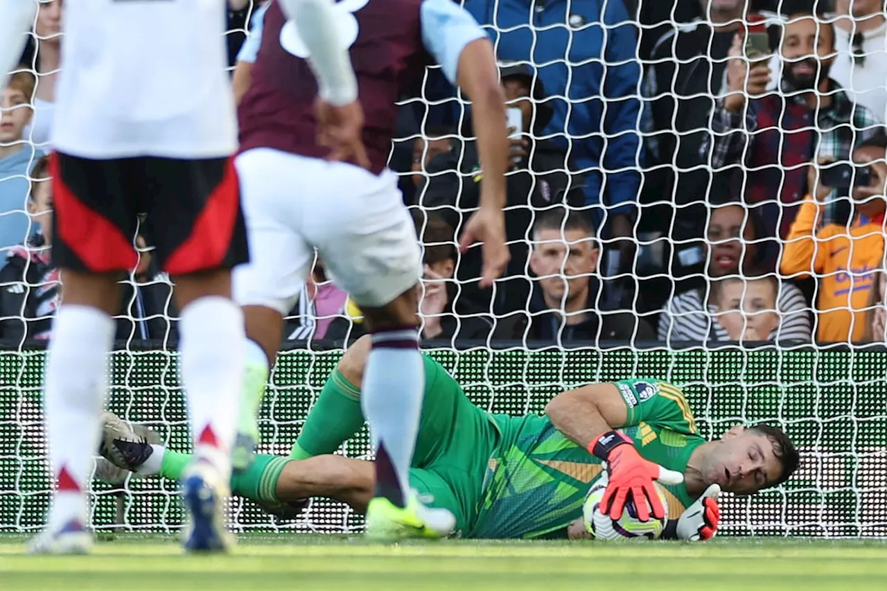 El penal que atajó Dibu Martínez en Fulham - Aston Villa por la Premier League