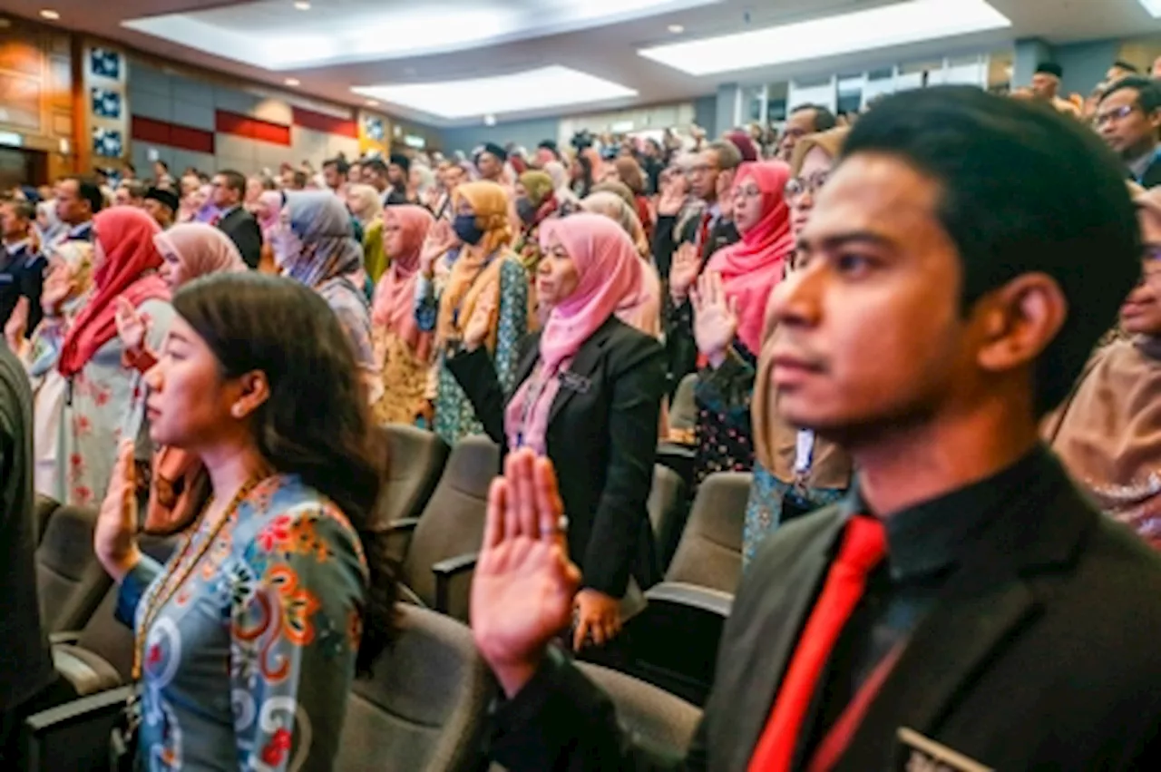 Cuepacs backs Anwar’s Budget 2025 focus on new work culture push for civil servants and RM500 assistance