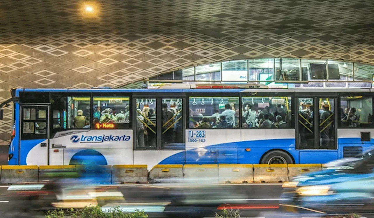 Pelantikan Presiden, Berlaku Tarif Rp1 Naik Trans-Jakarta dan LRT-MRT