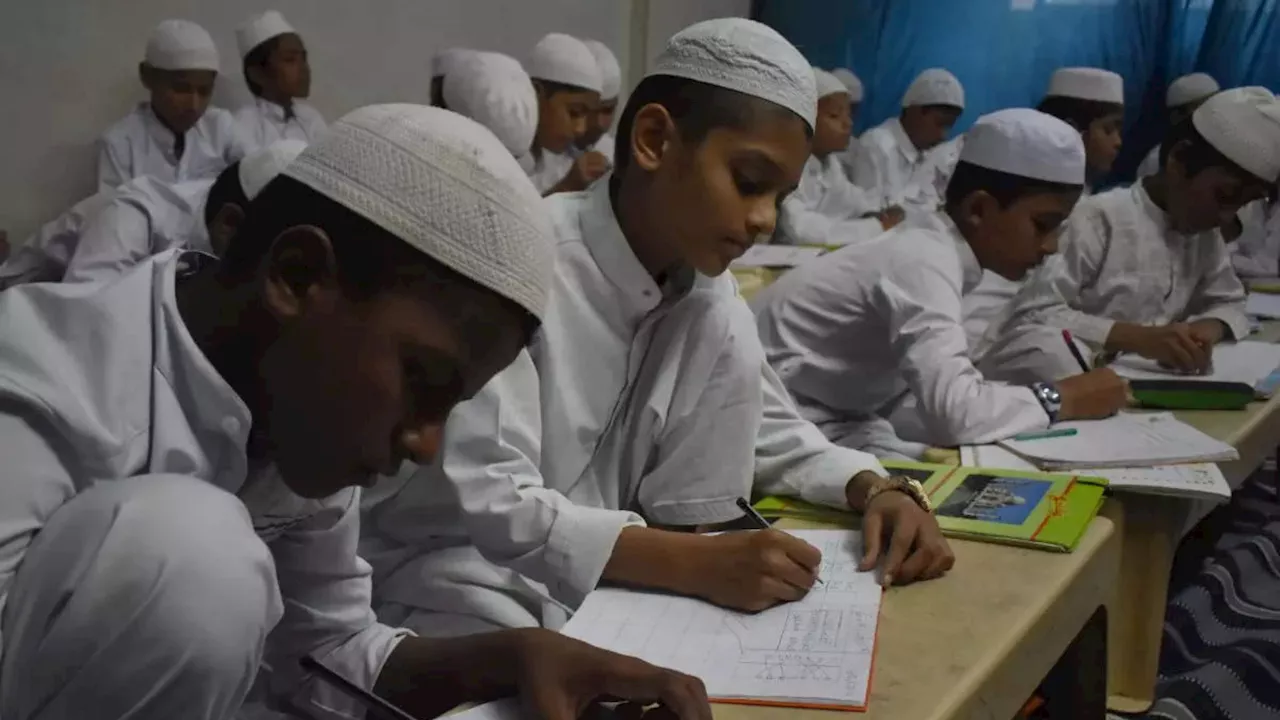 Madarsa News: अब मदरसों में पढ़ाई जाएगी संस्कृत, खुद मदरसा बोर्ड ने तैयार किया प्लान