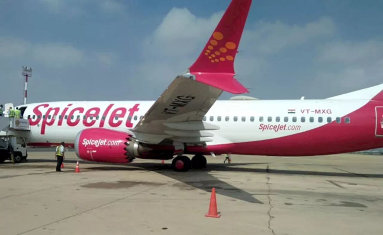 इंडिगो के बाद SpiceJet की फ्लाइट की इमरजेंसी लैंडिंग, बम की धमकी नहीं, ये है वजह