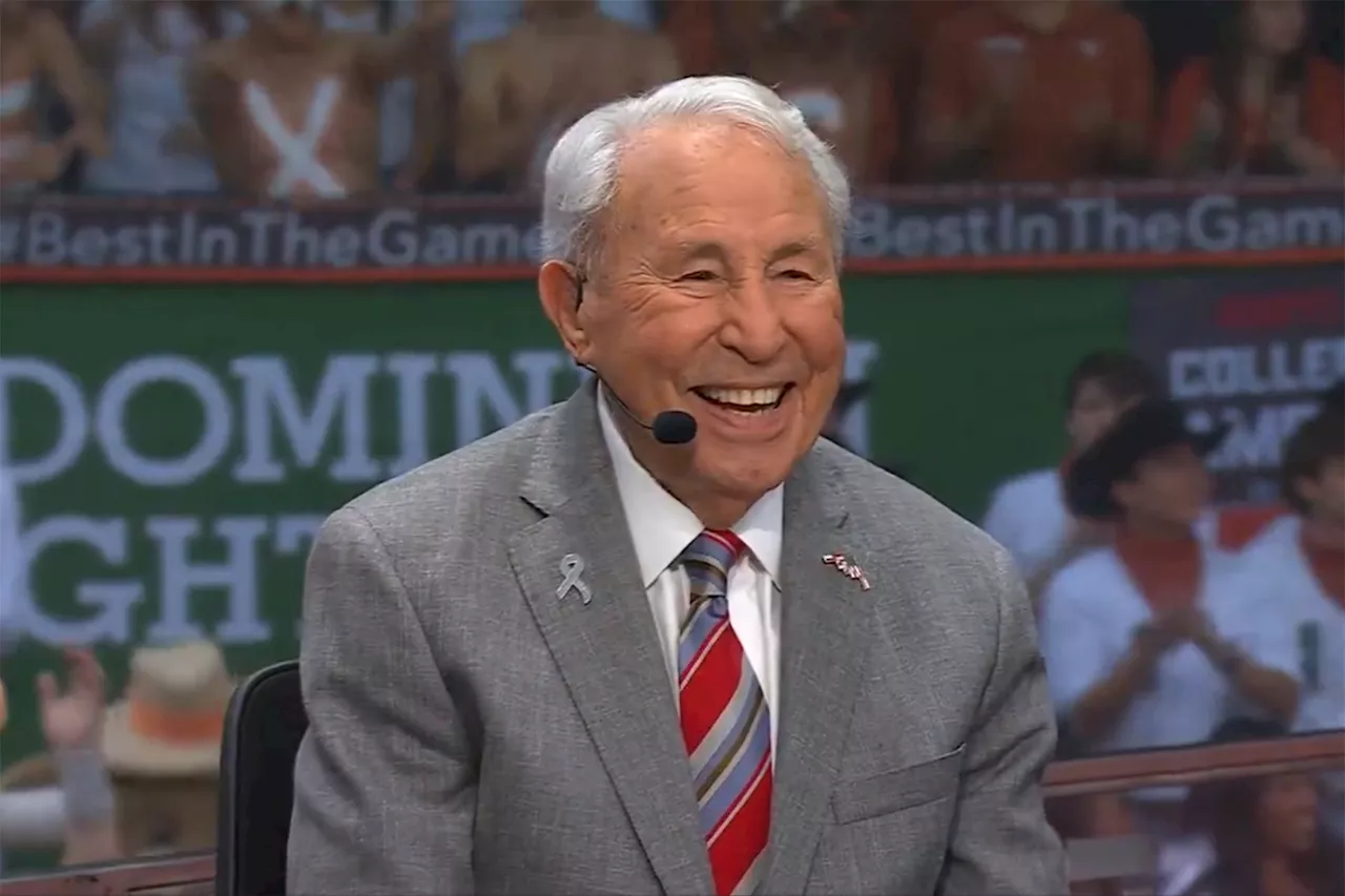 Lee Corso returns to 'College GameDay' after health absence, reveals gutting family reason for cancer pin