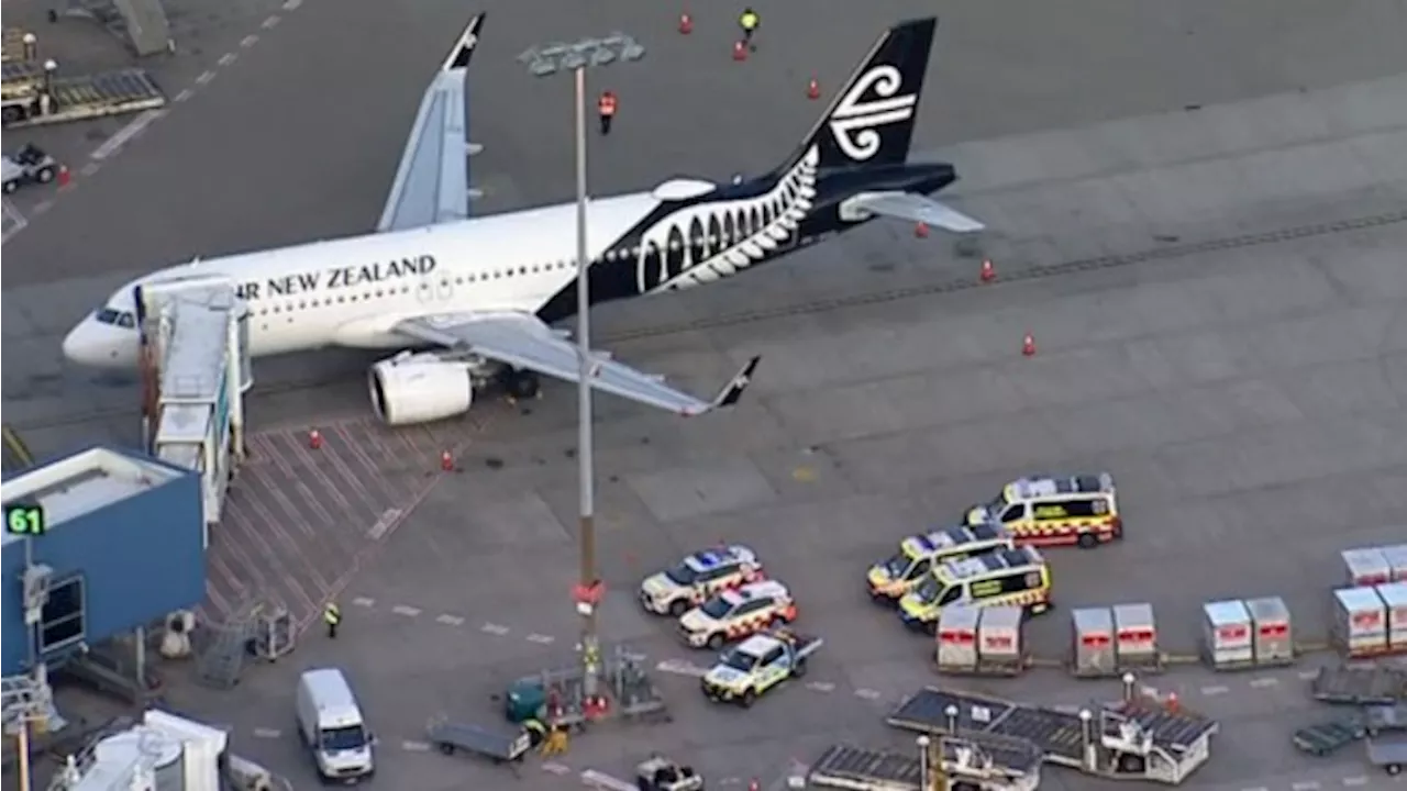 Emergency operation unfolds at Sydney Airport after reports of bomb threat