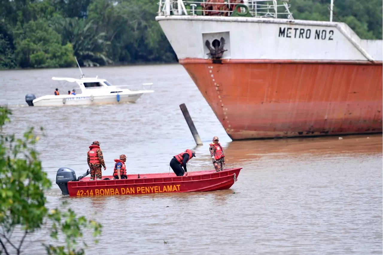 Vessels passing regatta training boats on Sarawak River told to slow down