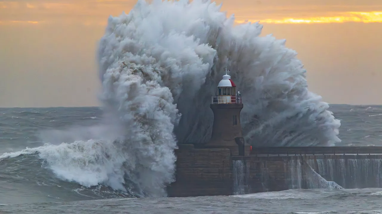 Storm Ashley ‘rapidly intensifying’ as it barrels towards UK bringing 80mph winds, huge waves & floods, war...