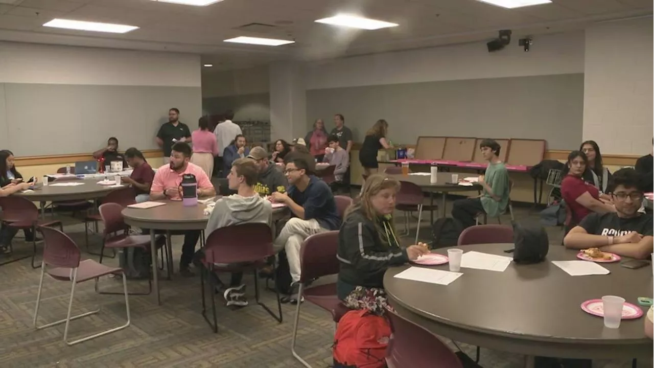 MCC students gather to watch vice presidential debate