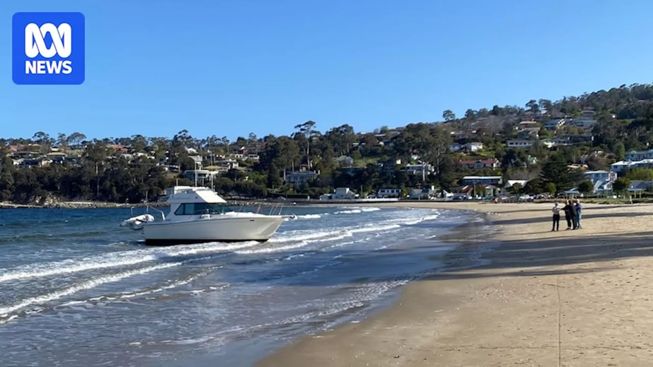 Unoccupied boat off Kingston Beach triggers air and sea search