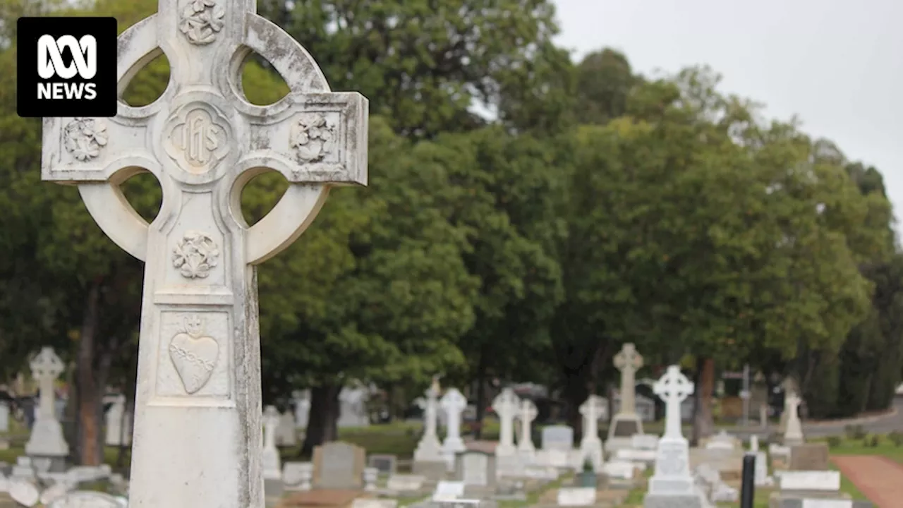 Woman in custody as arson squad investigate suspicious fire at Karrakatta Cemetery