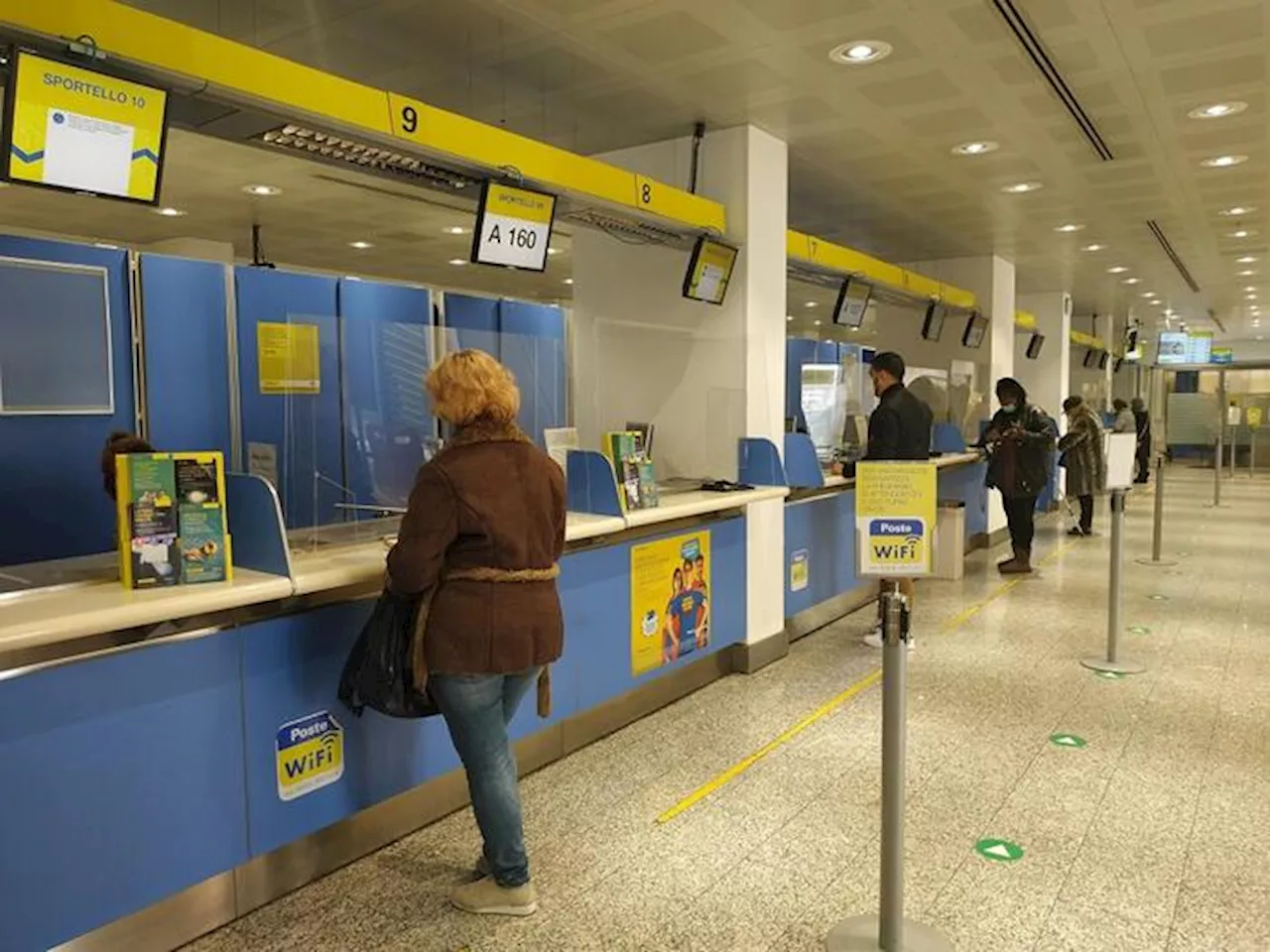 Poste, 'manterremo impegno sul servizio universale'