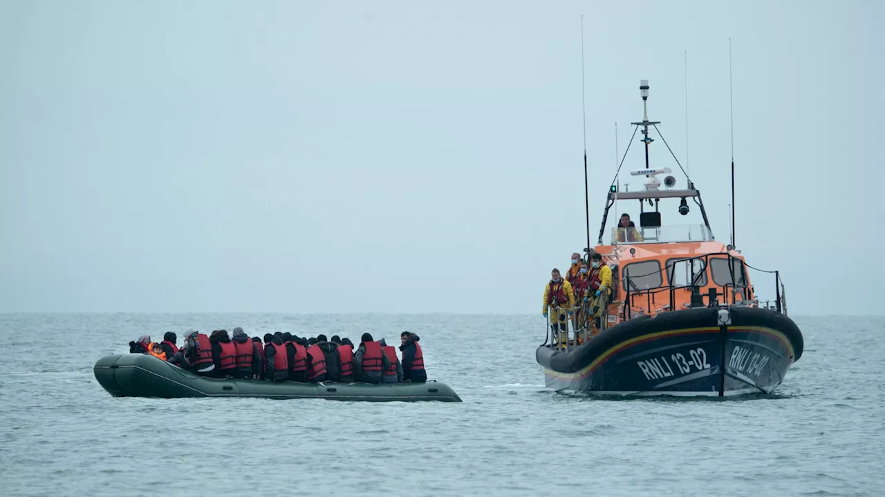 Mort de migrants dans la Manche en 2021: des militaires mis en examen contestent la procédure, décision en...