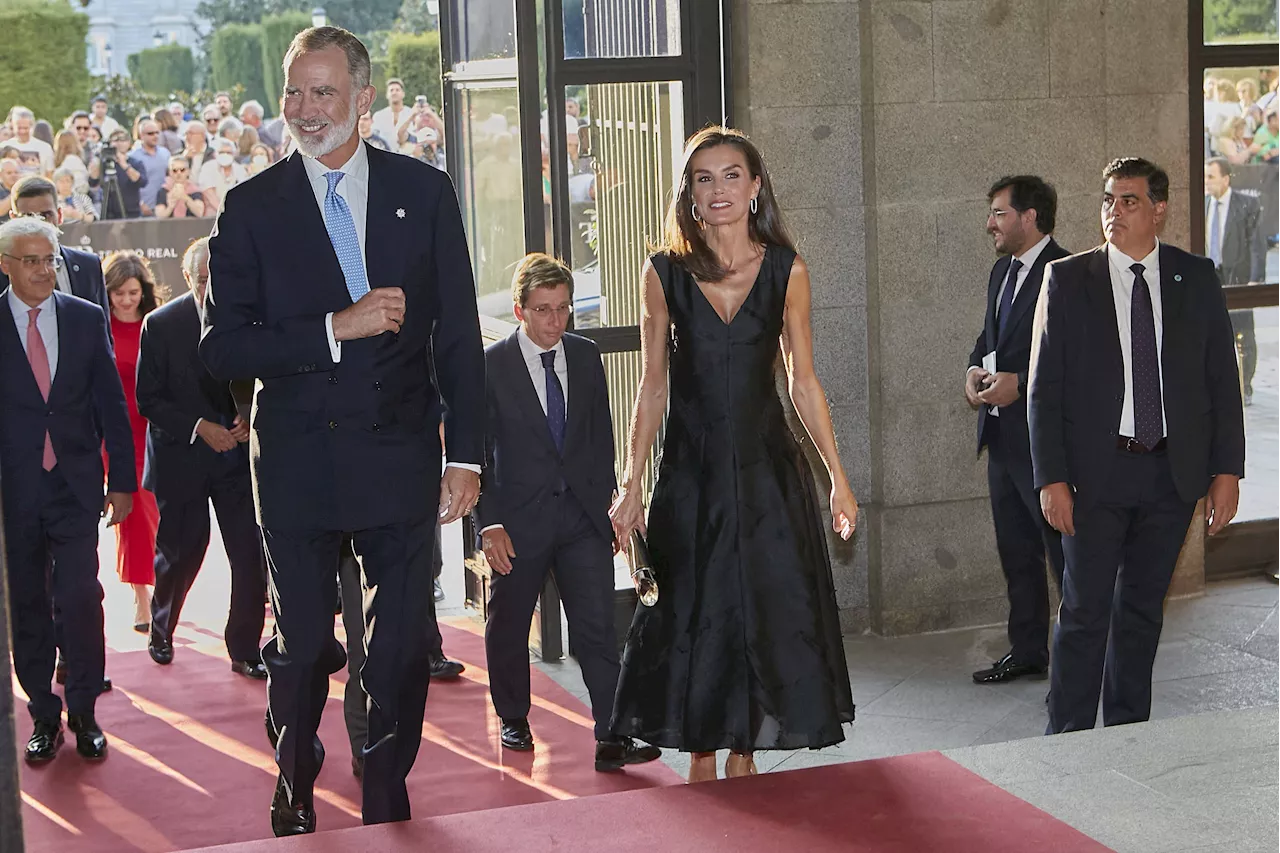 Letizia d'Espagne fait sensation dans une robe d'une grande enseigne très accessible