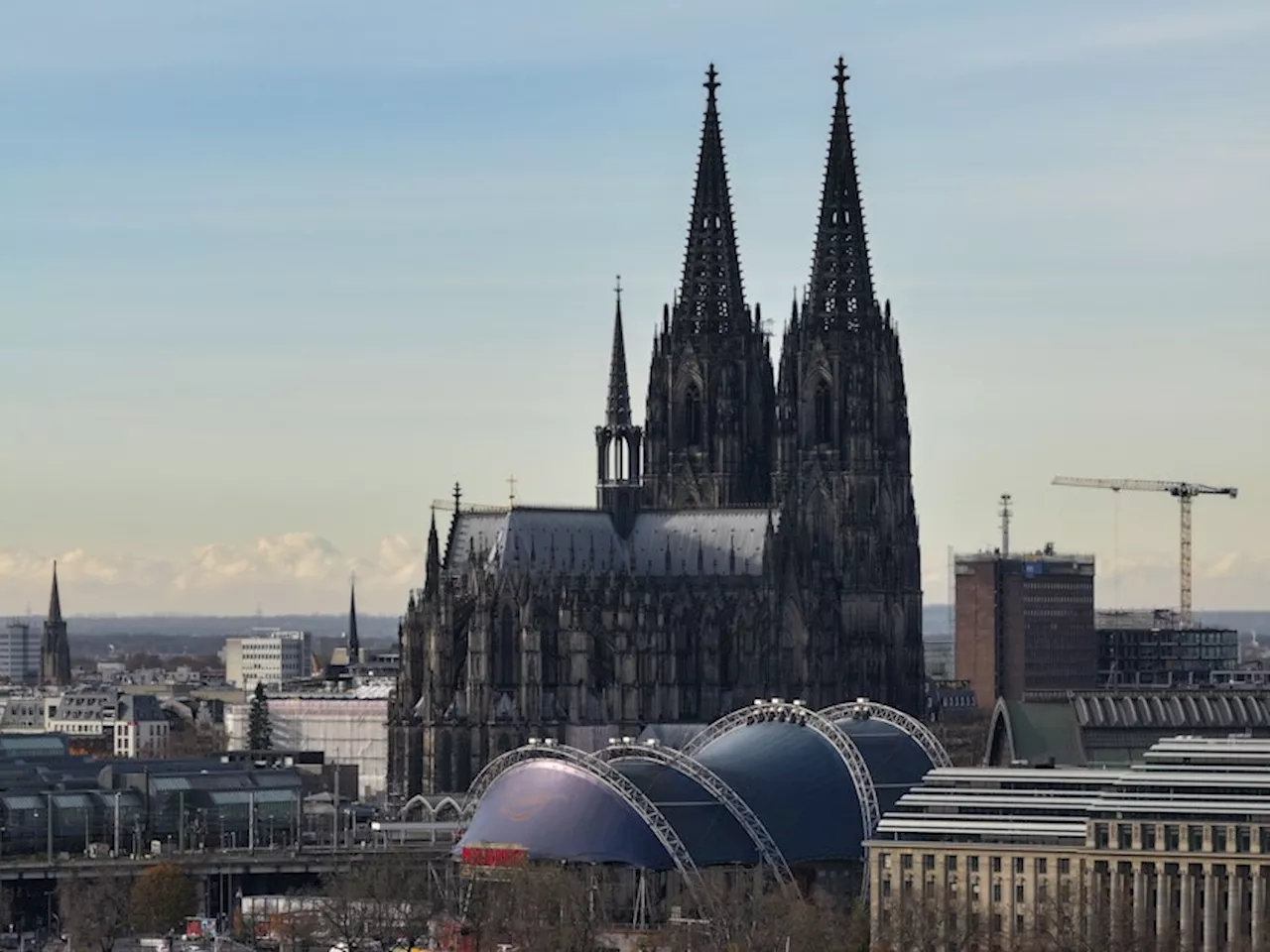 Kölner Dom lässt die Kasse klingeln: Kirche verdient Millionen