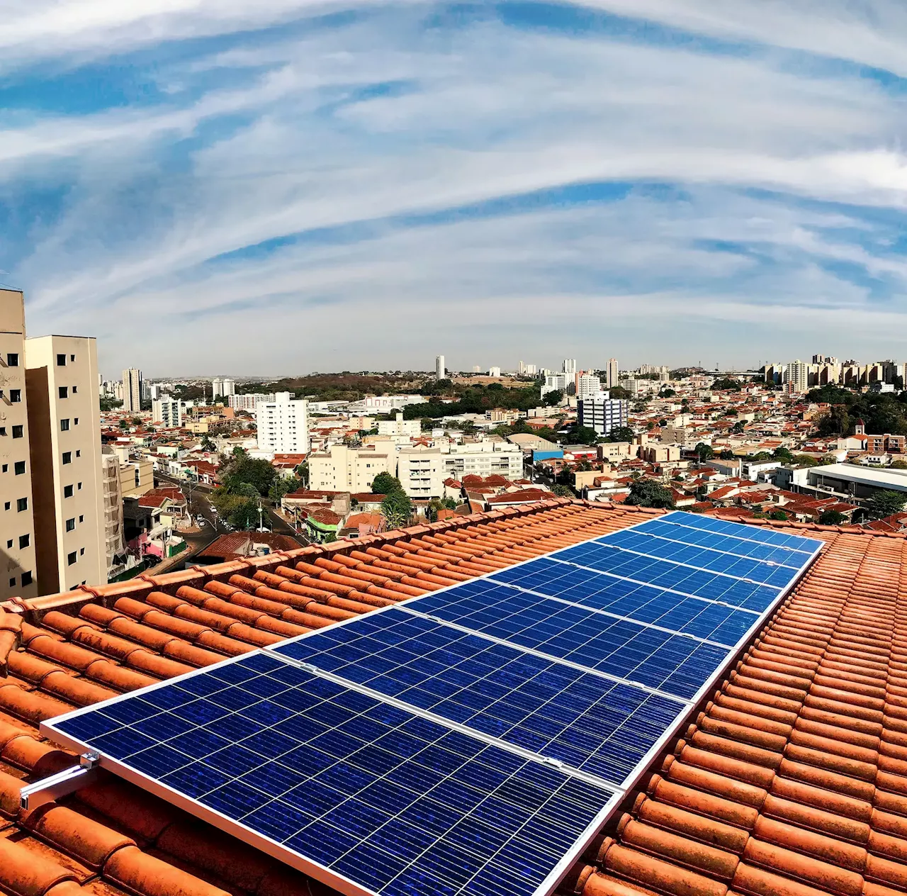 Fundo Ambiental falha meta: só 5.261 famílias receberam apoios para janelas e painéis solares até setembro