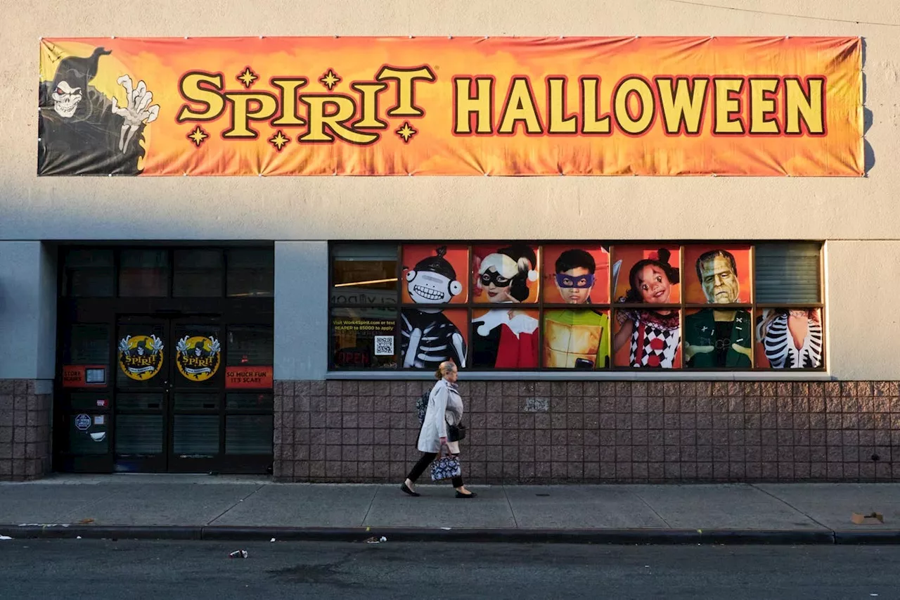 SNL's 'Spirit Halloween' Skit Was Free Advertising For The Pop-Up Shop