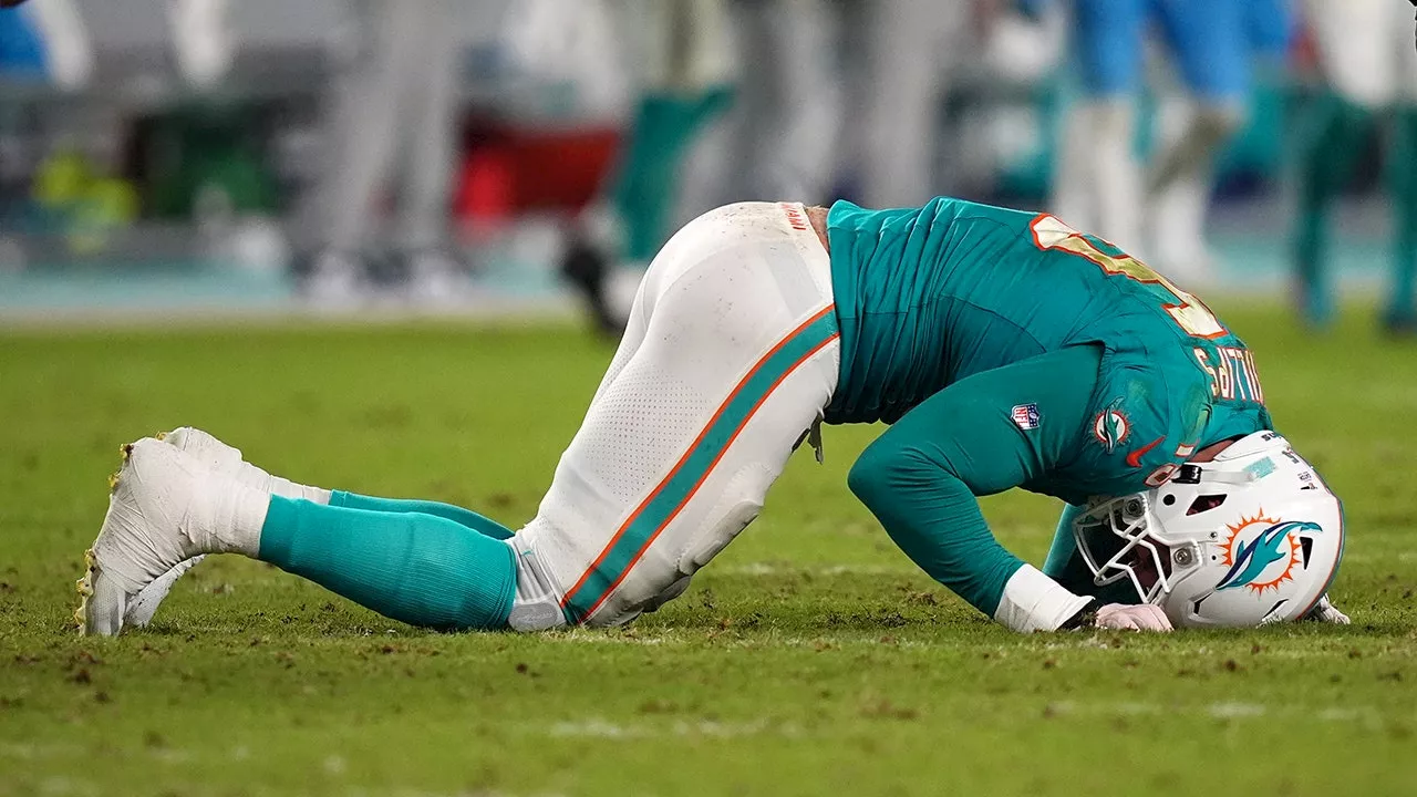 Dolphins linebacker pens heartfelt message after suffering season-ending injury for second year in a row