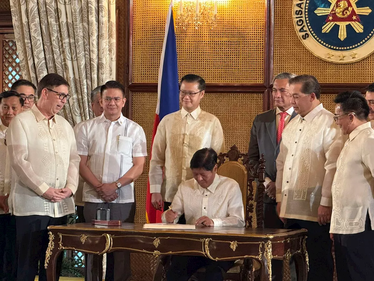 Marcos signs into law VAT on foreign digital services