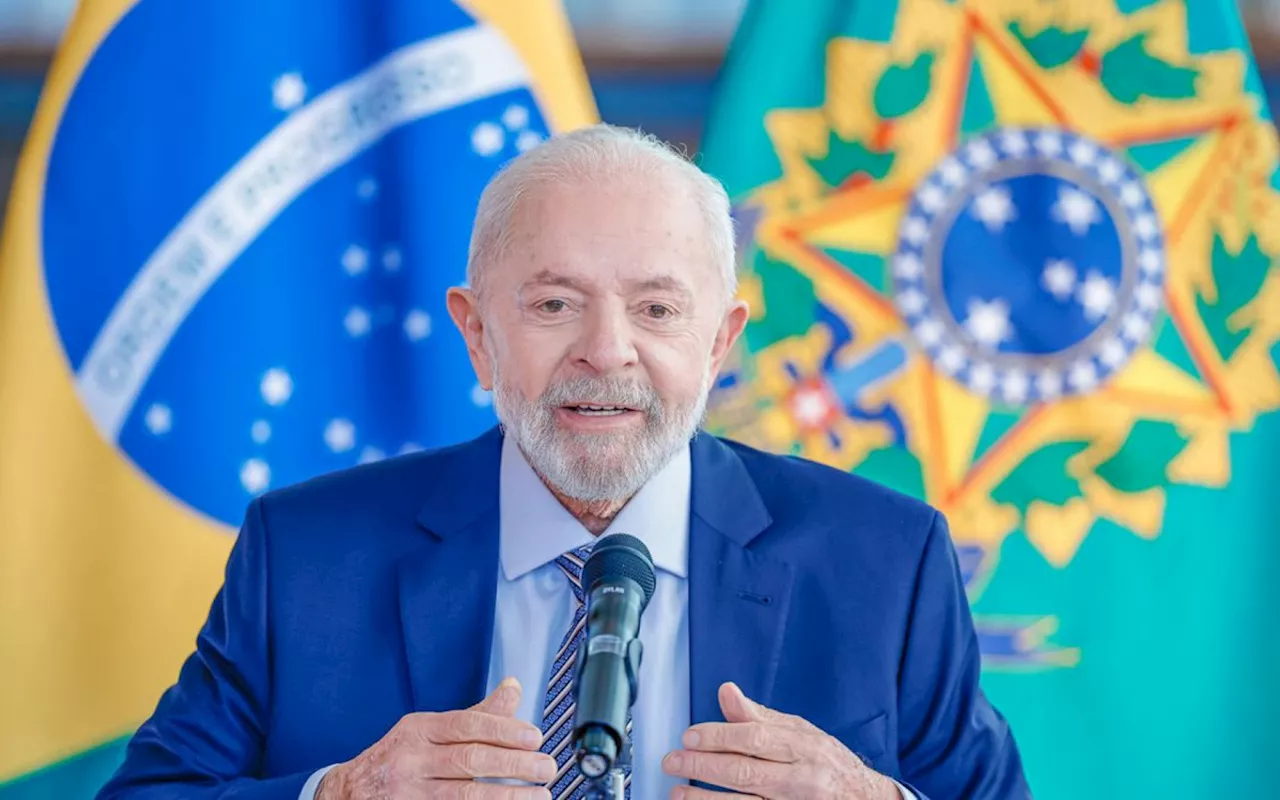 Após cerca de 5 horas no ar, avião de Lula pousa no México