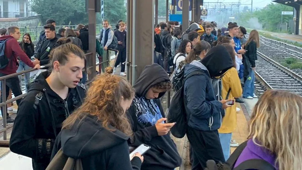 Sulla Torino-Bardonecchia treni in ritardo o cancellati, studenti e lavoratori infuriati. “Problema tecnico”