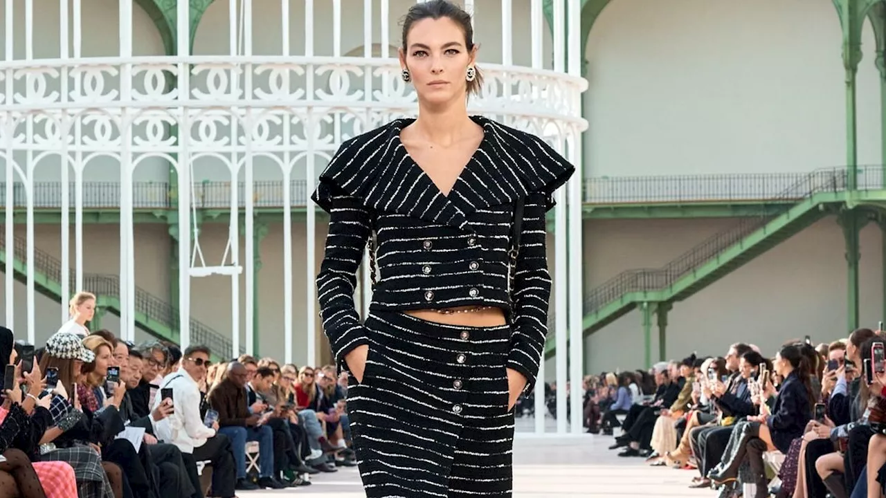 Chanel, l'eleganza assoluta: i look della sfilata a Parigi