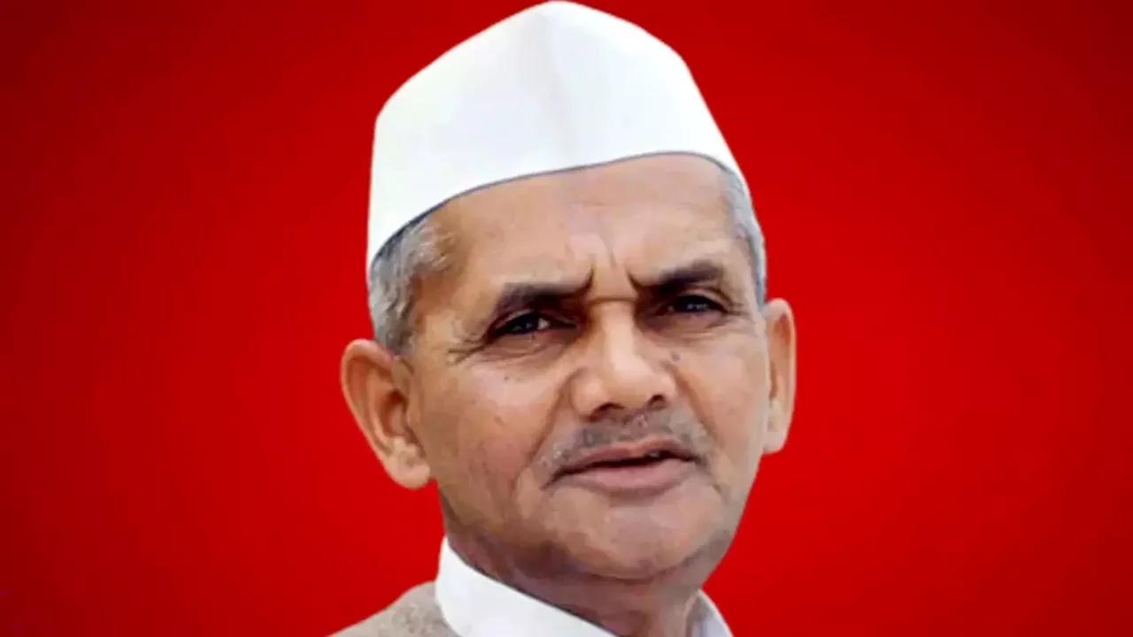 Lal Bahadur Shastri: सादगी की इंतहा! जब कार खरीदने के लिए एक प्रधानमंत्री ने लिया लोन, जो मरते दम तक नहीं चुका सके