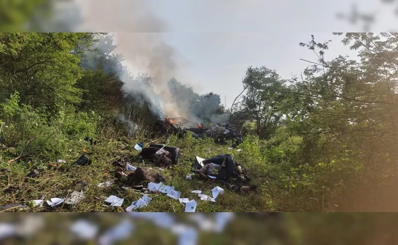 महाराष्ट्र के पुणे में हेलीकॉप्टर दुर्घटना में 3 लोगों की मौत, कोहरा बना वजह