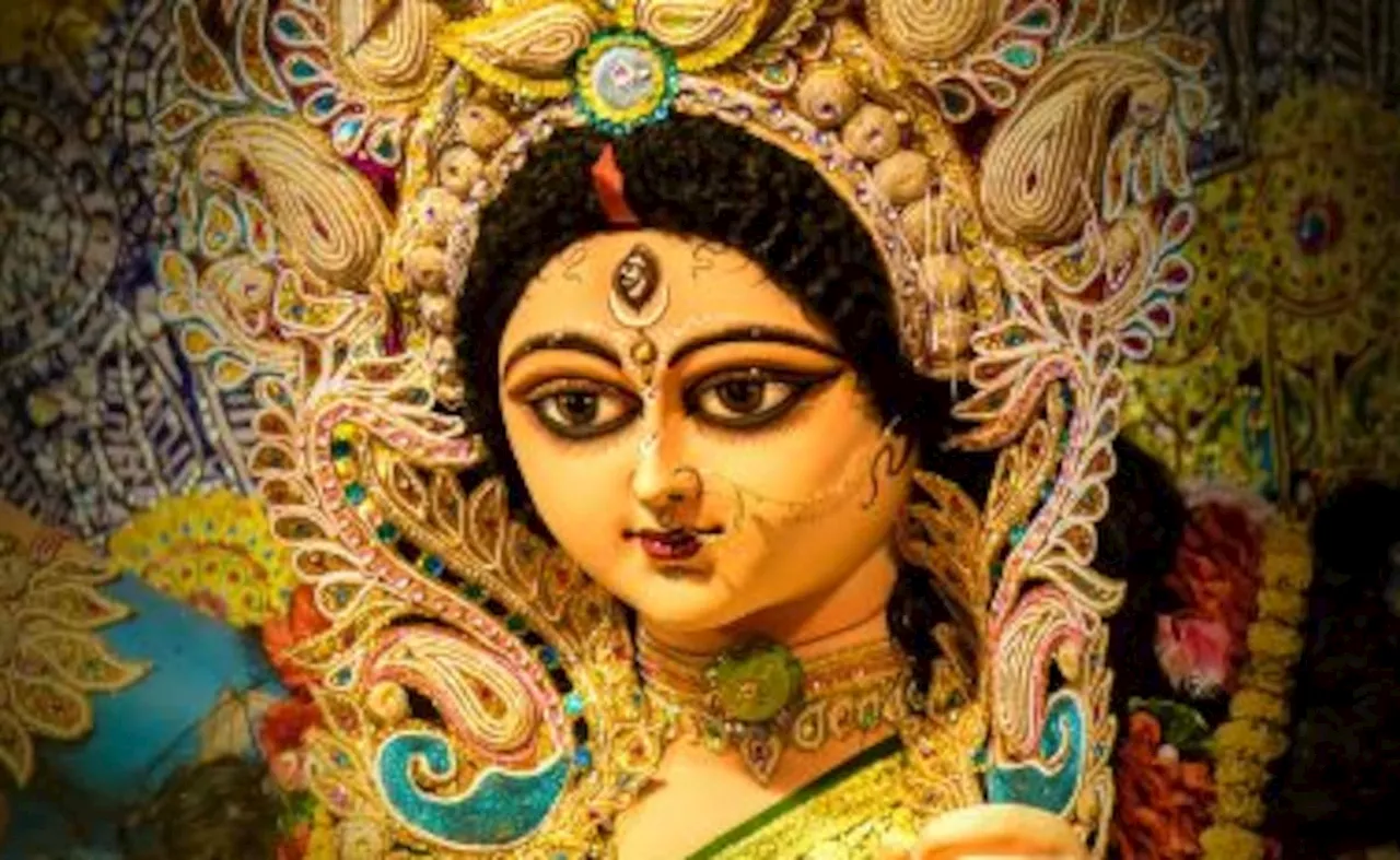 Navratri Wishes: मां दुर्गा के आगमन पर सभी को दें बधाई, भेजें भक्ति से भरे ये शुभकामना संदेश