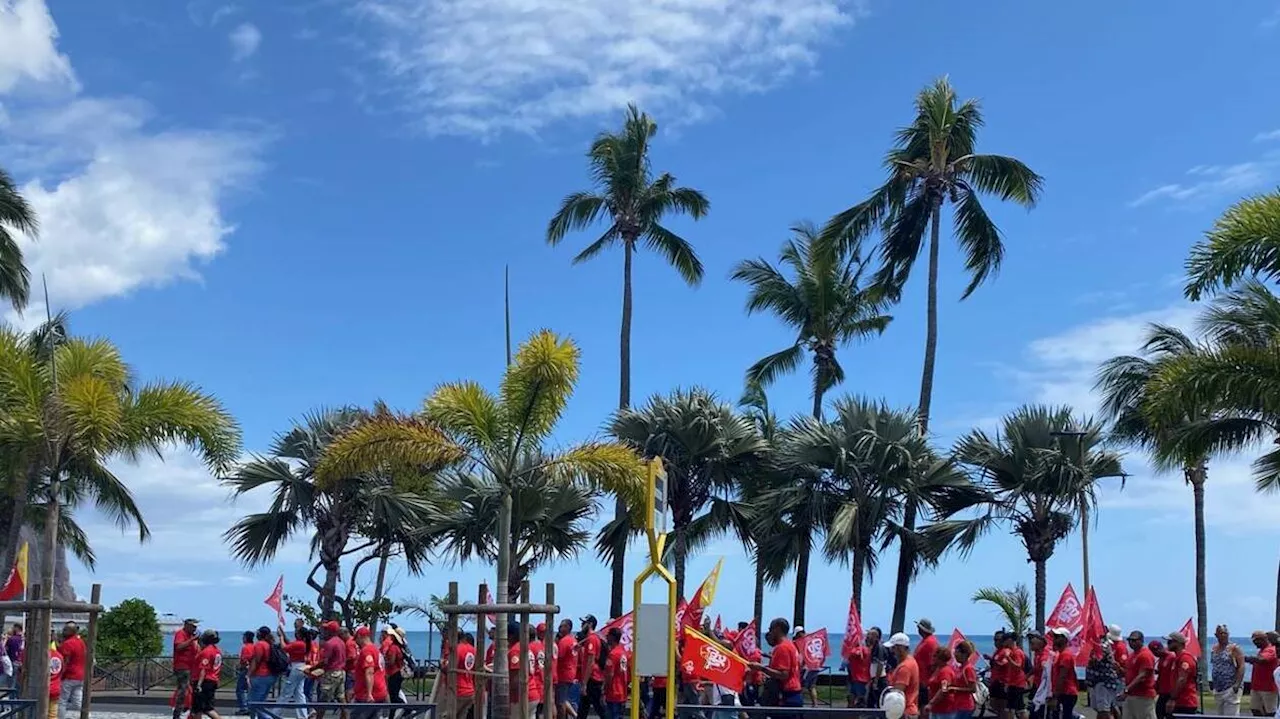 À La Réunion, malgré une faible mobilisation, des syndicats veulent «aller vers une grève générale»