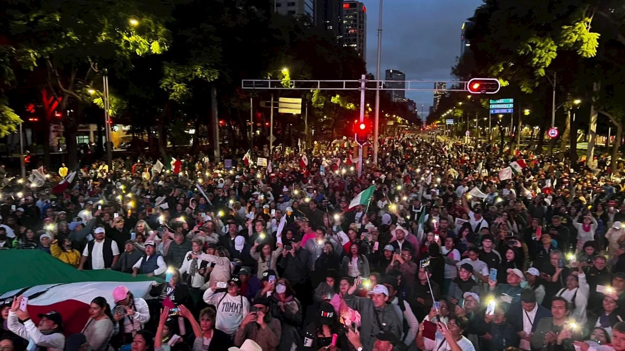 En marcha, trabajadores del PJF piden a Sheinbaum que rectifique y mantenga viva la carrera judicial