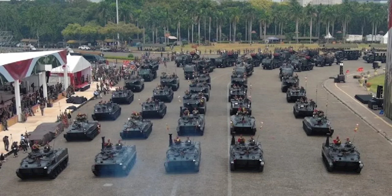 Gladi Bersih HUT 79 TNI, Alutsista Marinir Unjuk Gigi di Monas