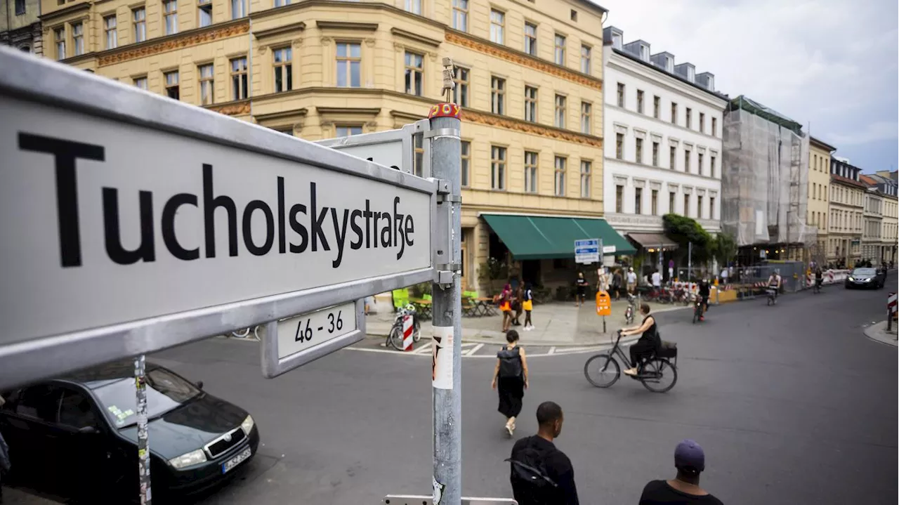 Gericht entscheidet für Poller in der Tucholskystraße: Durchfahrtsperre für Autos in Berlin-Mitte darf wohl bleiben