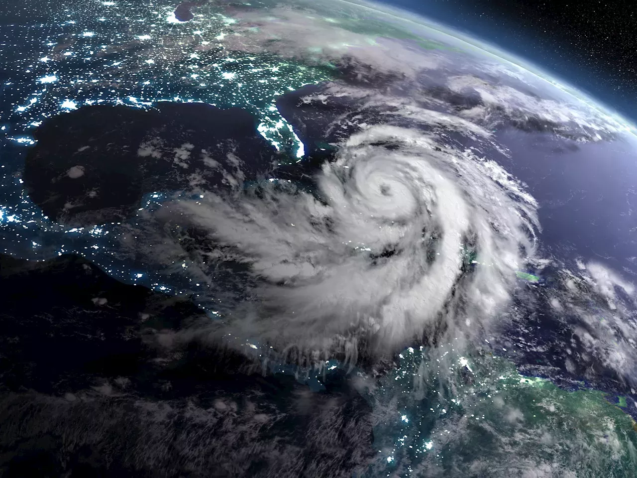 NOAA Withholds Accurate Hurricane Forecasts Due to Private Contract